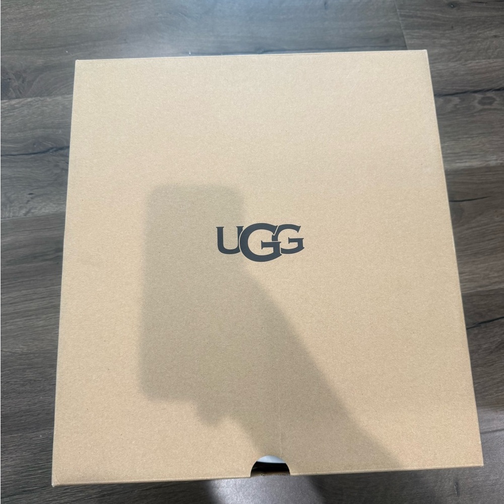 UGG White and Cream Men's Footwear - Picture 7 of 8